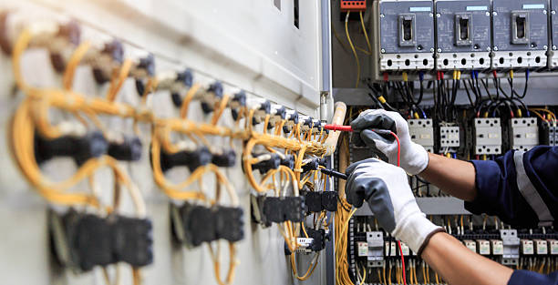 Professional Electrician technician working in Grand Blanc, MI